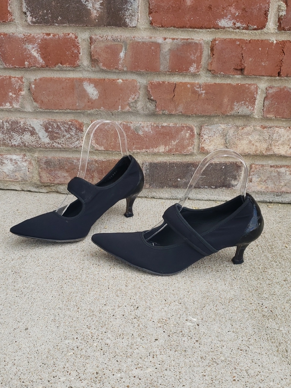 Donald J Pliner Black Mary Jane Kitten Heels Pointed Toe Sandals Size 6 Witchy